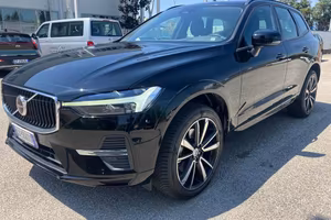 Volvo XC60 2.0 B4 Momentum auto