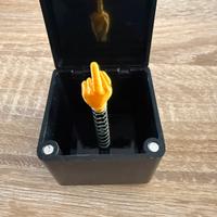 Scherzo scatola Dito medio middle finger prank