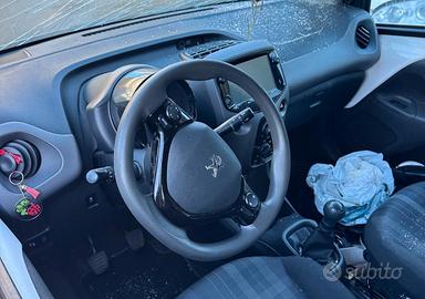 Kit airbag Peugeot 108 ricambi usati 