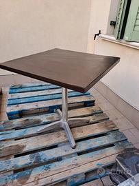 Tavolo bar bistrot quadrato in legno noce
