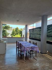 Casa con bel terrazzo,200 mt mare:30 agosto-7 sett