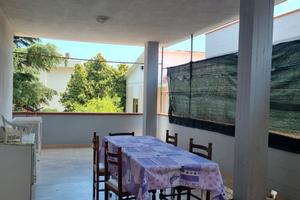 Casa con bel terrazzo,200 mt mare:30 agosto-7 sett