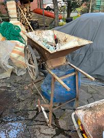 Macina uva con motore a scoppio