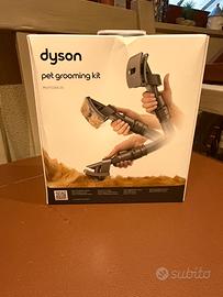 Dyson pet grooming kit