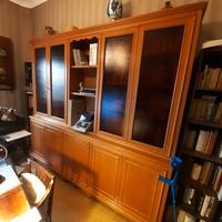 Libreria in legno chiaro