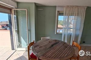 Appartamento con terrazzo, locali accessori e pos