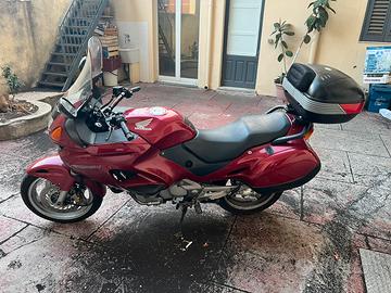 Honda Deauville 650 cc del 2001