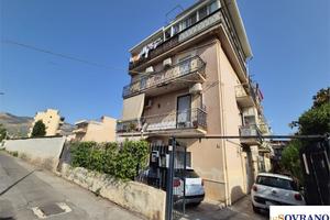 PALLAVICINO: PIANO RIALZATO CON CHIOSTRINA