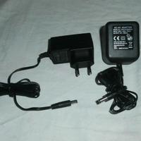 due alimentatori : 1 pz. 12V 800mA , 1 pz. 9V 1.0A