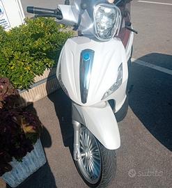 paggio beverly 300
