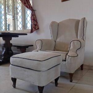 Poltrona bergère e pouf poggiapiedi