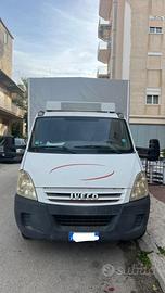 Furgone centinato iveco daily