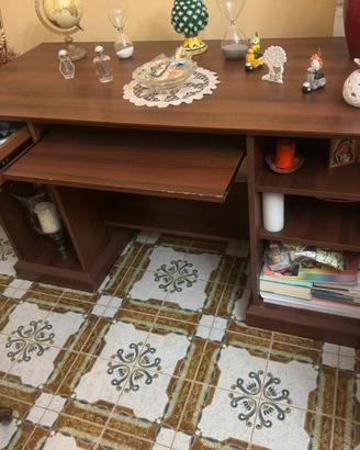 scrivania in legno 140X60