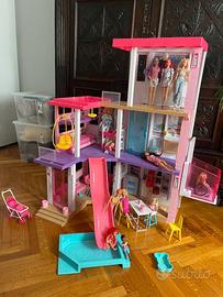 Casa di Barbie completa di Barbie e accessori