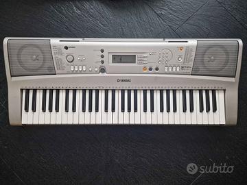 Yamaha PSR-E303 – Tastiera 61 tasti 🎹
