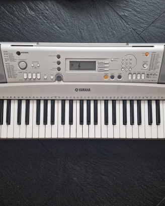 Yamaha PSR-E303 – Tastiera 61 tasti 🎹