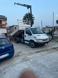 Daily 50  ribaltabile con gru