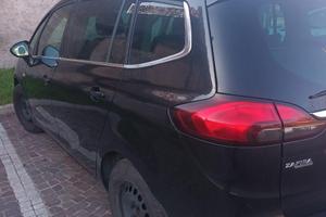 Opel zafira tourer