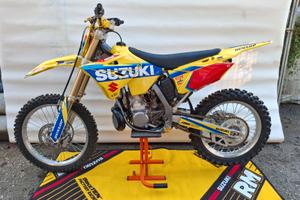 Suzuki RM 250 2t del 2004 COME NUOVO solo 20 ore!