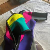 Muta subacquea donna