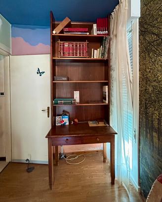 Mobile libreria in legno massiccio con scrittoio