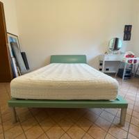 Letto di mobilificio da 1 piazza e mezza