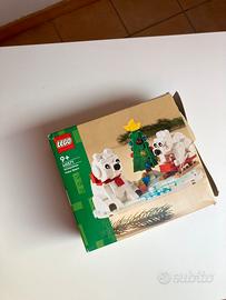 LEGO wintertime polar bears 40571