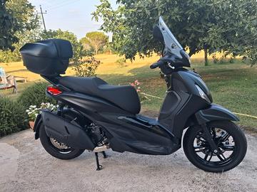 Piaggio Beverly 400 Deep black