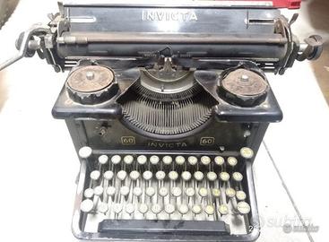 Macchina da scrivere Invicta 60