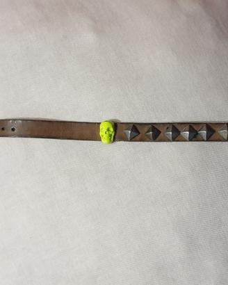 Bracciale in pelle con borchie e teschio