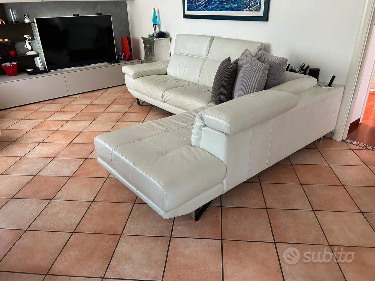 Divano Moderno Divani E Divani Valutazione Usato Divano Angolare