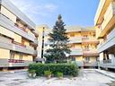 5-locali-con-2-posti-auto-e-cantina