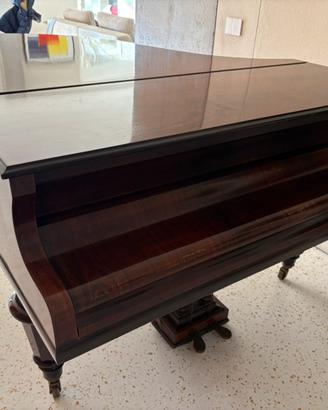 Pianoforte a coda marca Ant. Petrov