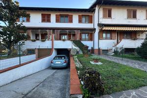 VILLA A SCHIERA A TRUCCAZZANO