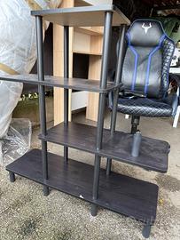 Scaffale/libreria asimmetrica a ripiani