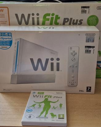 NINTENDO WII NINTENDO WII FIT PLUS