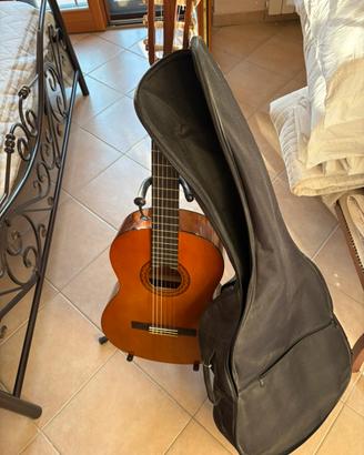 Chitarra Yamaha c40 +borsa per chitarra+supporto