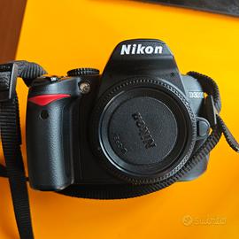 Nikon D 3000 
