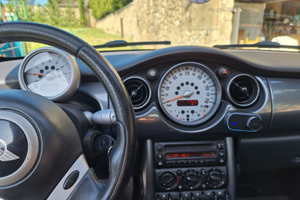 Mini one cabrio 1600 neopatentati