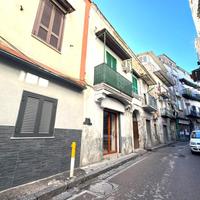 3 LOCALI A NAPOLI