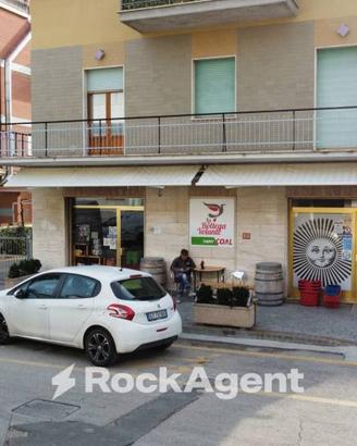 ATTIVITÀ DI SUPERMERCATO AD ALBA ADRIATICA