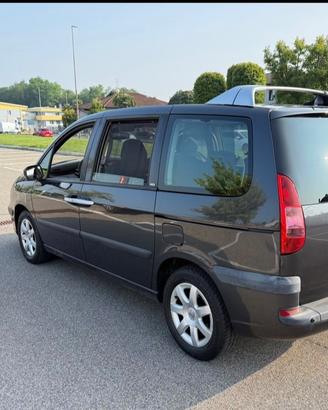 Peugeot 807 posti 7