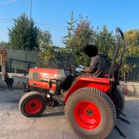 T28 Trattore Kubota 50 CV per prati