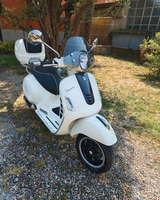 Vespa GTS Super 300 ie