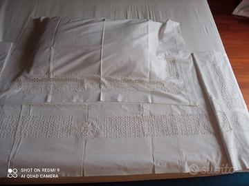 lenzuolo antico con pizzo chiacchierino