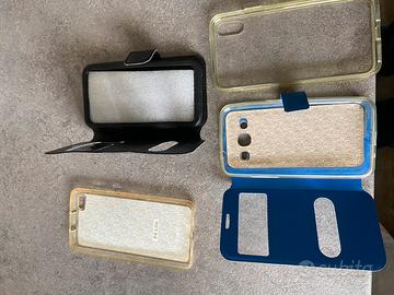 Quattro custodie per cellulari