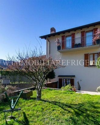 Casa indipendente di 339 m² con 5 locali e box aut