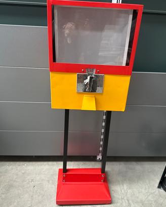 Distributore automatico di palline