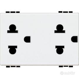 bticino N4185 PRESE STANDARD EURO - AMERICANO