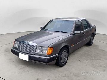 Mercedes-Benz Serie 200-320 250 E Turbo Diese...